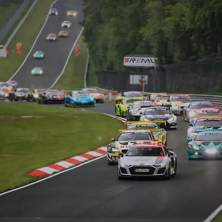 Lerchi Am Nuerburgring Appartement